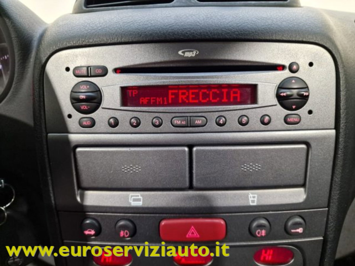 Alfa Romeo GT 1.9 JTDM 16V Distinctive Q2 (19)