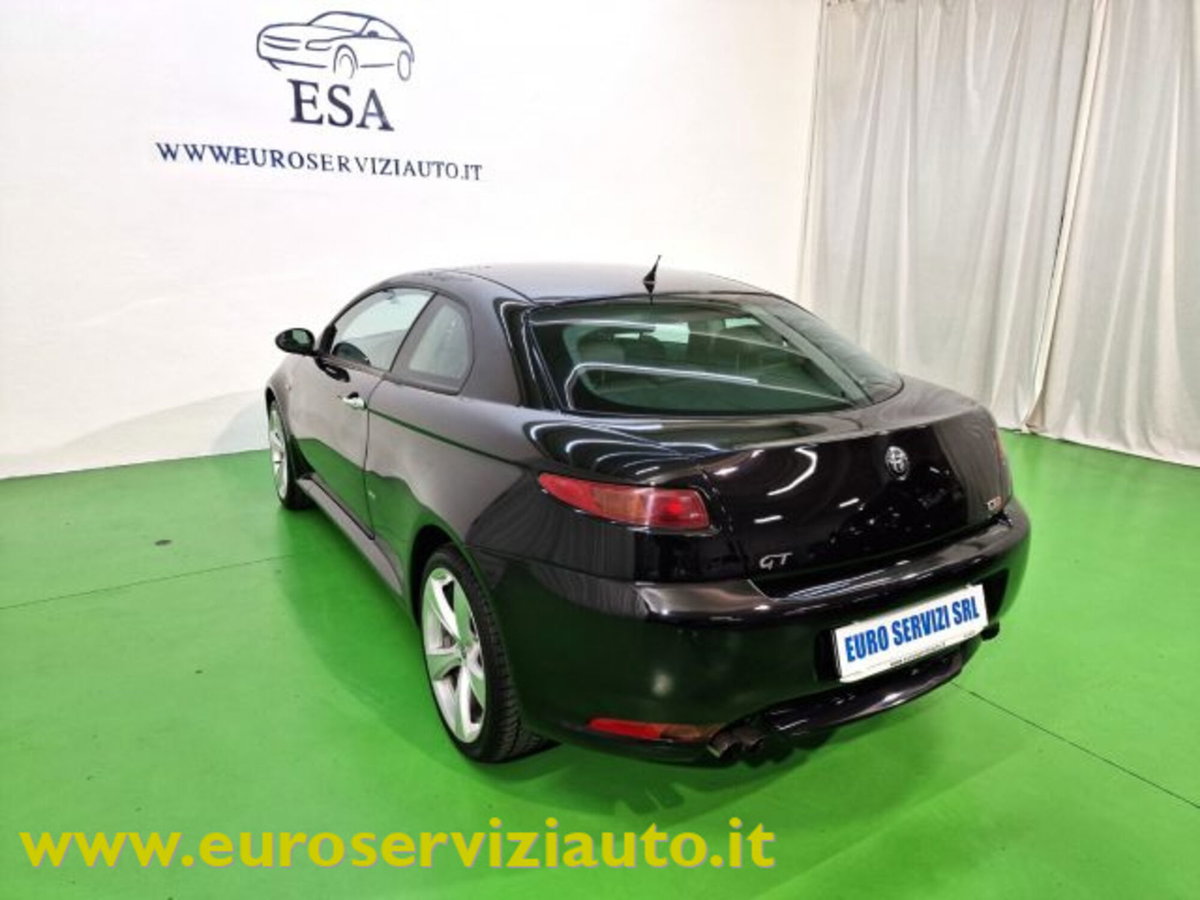 Alfa Romeo GT 1.9 JTDM 16V Distinctive Q2 (9)