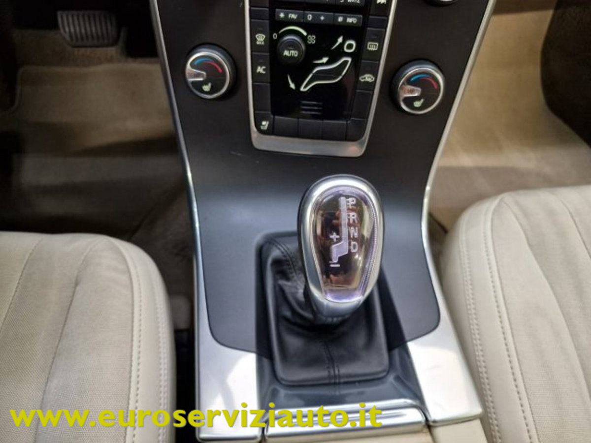 Volvo V60 T3 Powershift Kinetic (19)