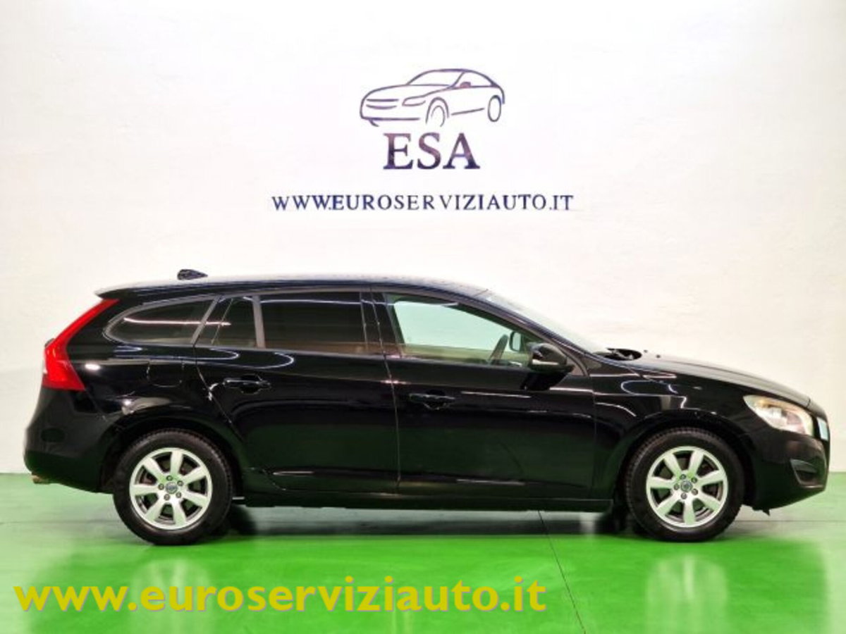 Volvo V60 T3 Powershift Kinetic (3)