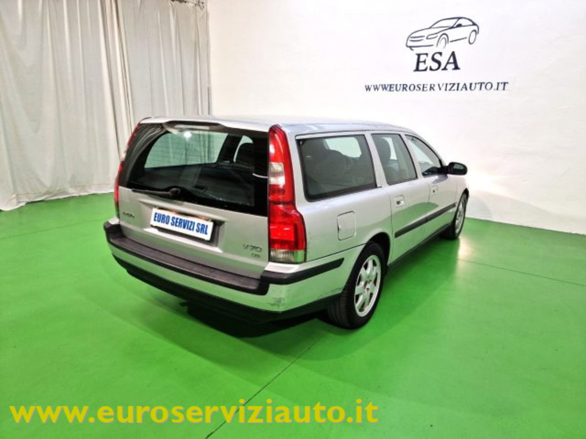 Volvo V70 2.4 D5 20V cat (11)
