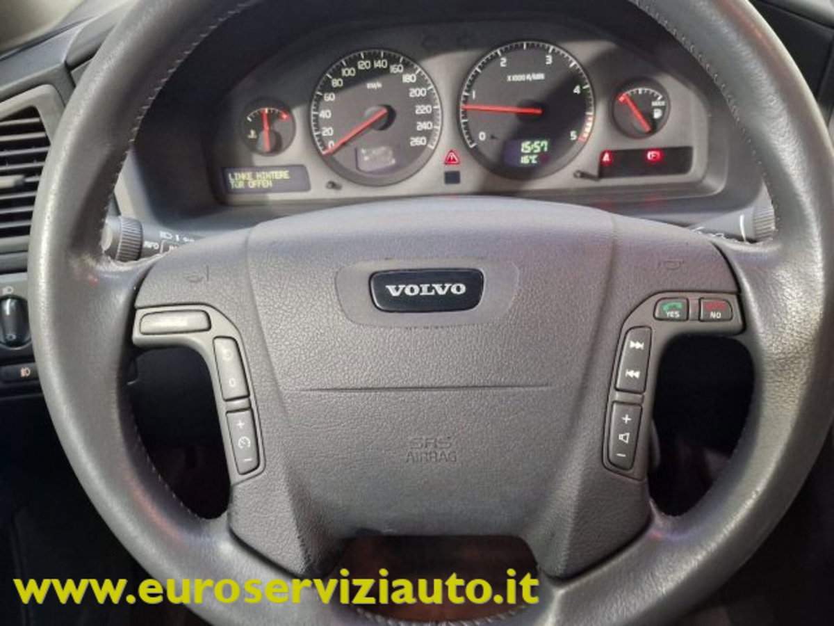 Volvo V70 2.4 D5 20V cat (15)