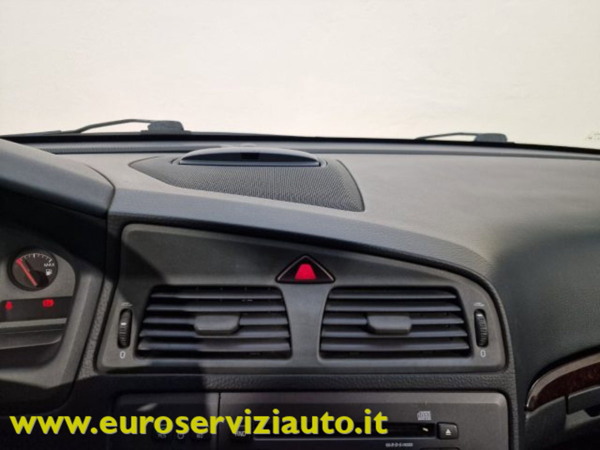 Volvo V70 2.4 D5 20V cat (16)