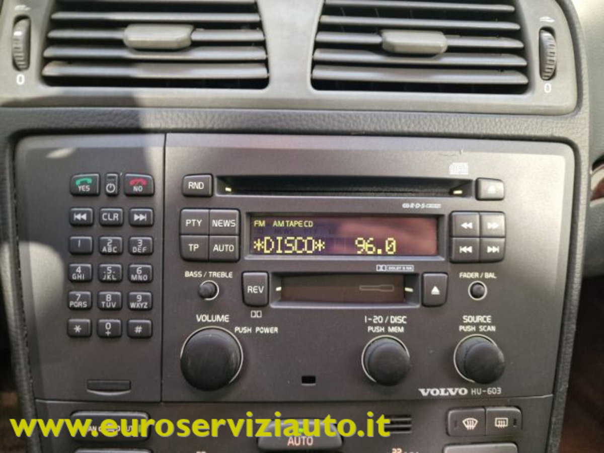 Volvo V70 2.4 D5 20V cat (17)
