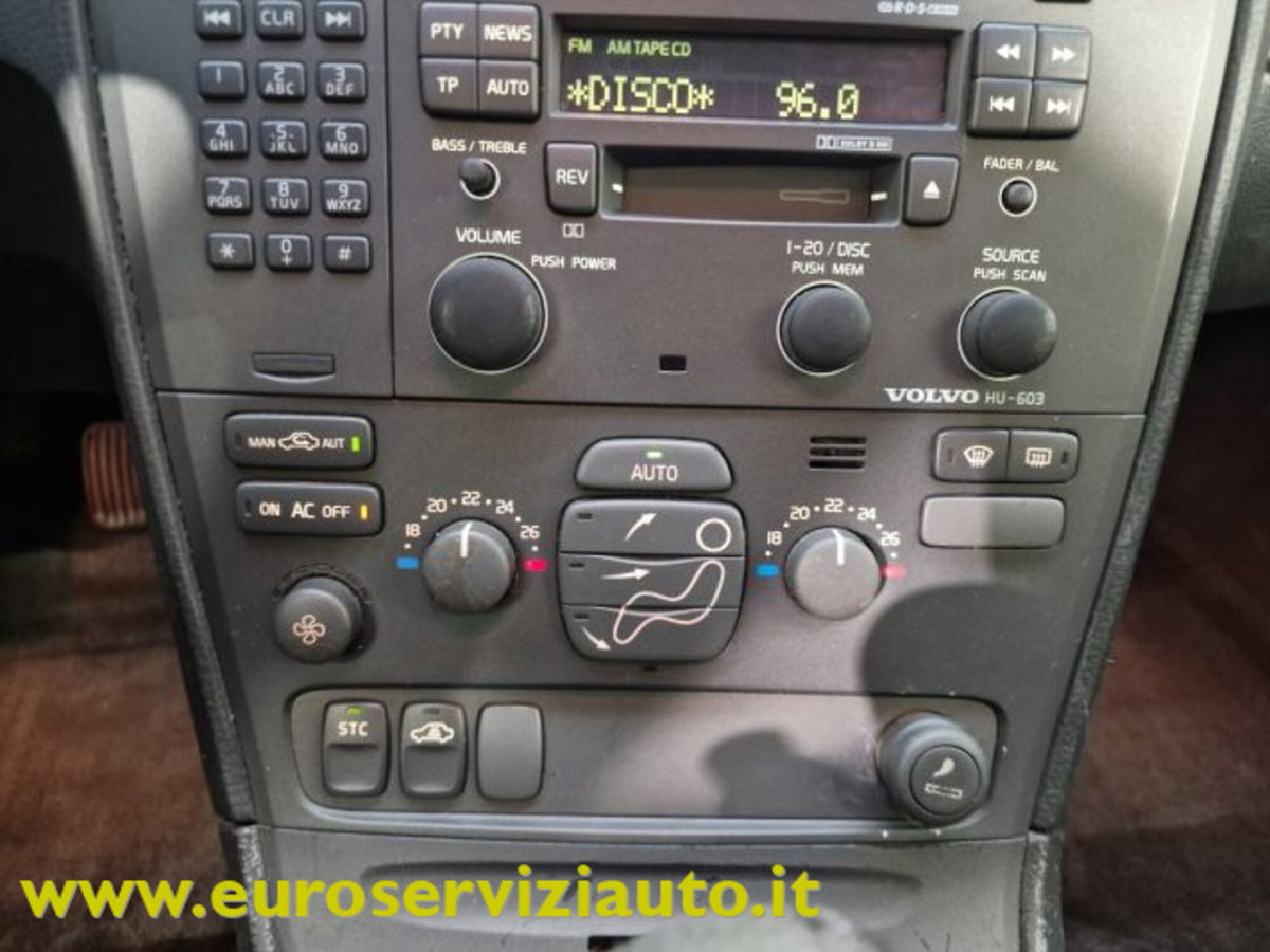 Volvo V70 2.4 D5 20V cat (18)