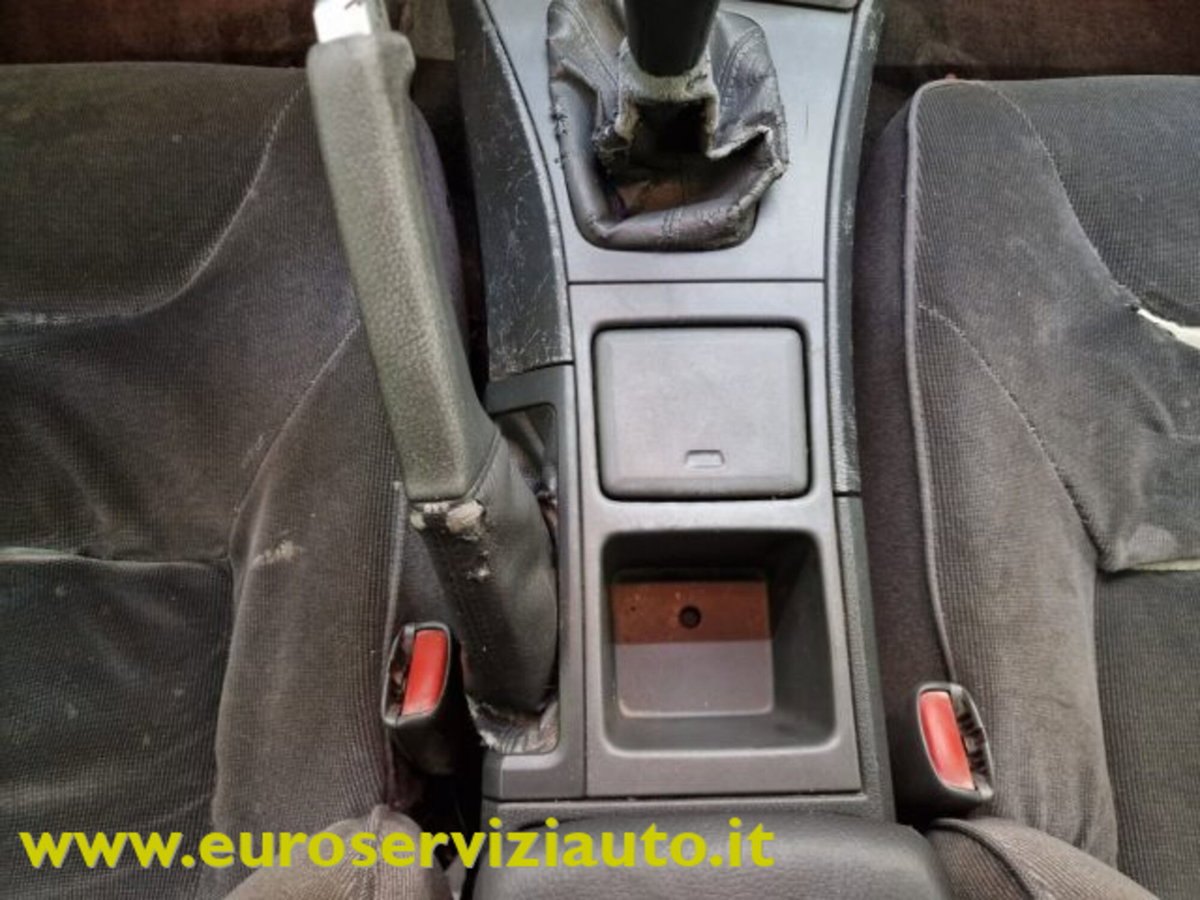 Volvo V70 2.4 D5 20V cat (20)