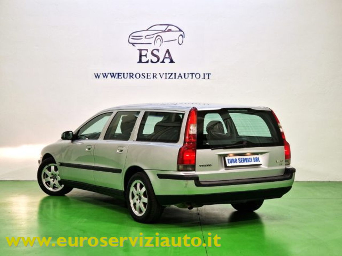 Volvo V70 2.4 D5 20V cat (4)