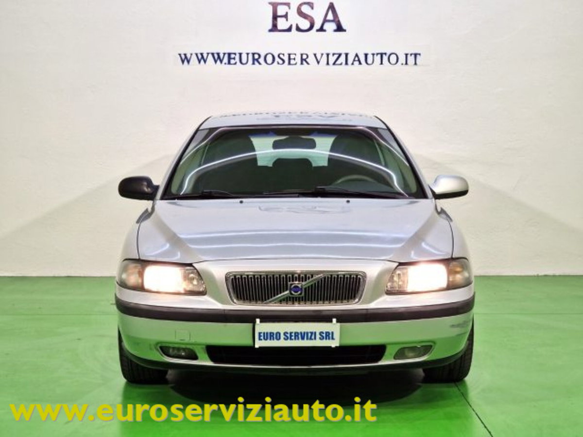 Volvo V70 2.4 D5 20V cat (7)