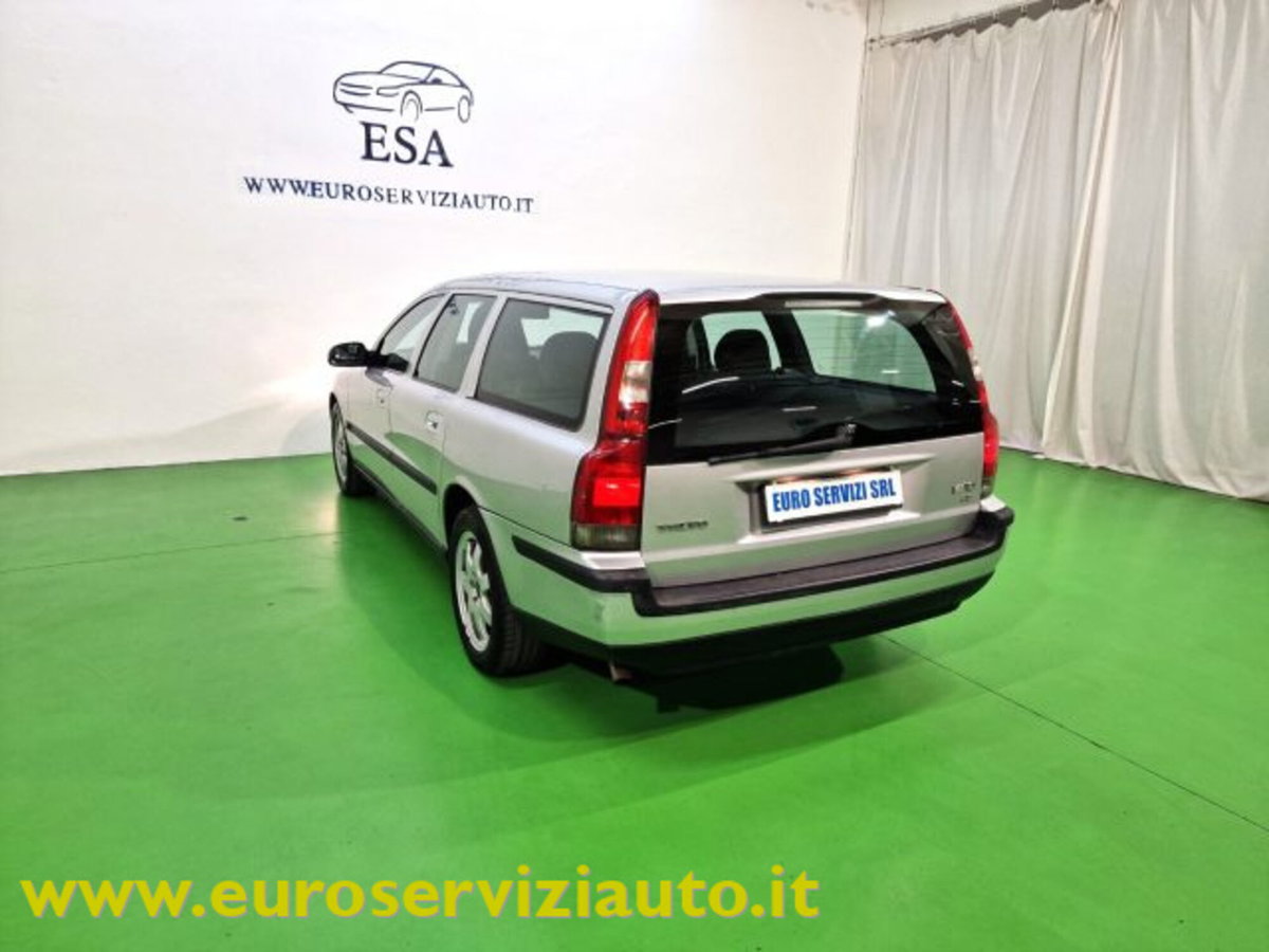 Volvo V70 2.4 D5 20V cat (9)
