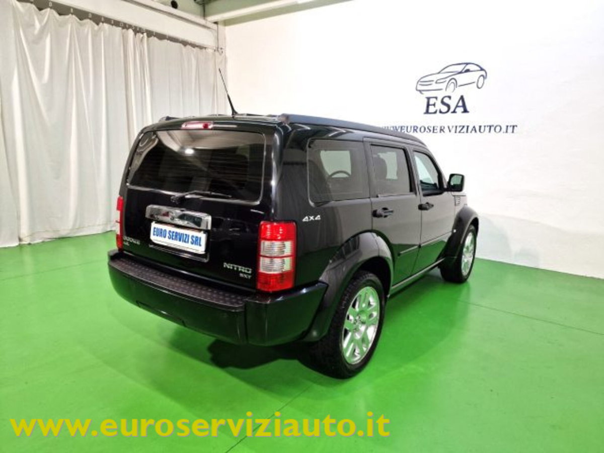 Dodge Nitro 4.0 R/T 4WD (11)