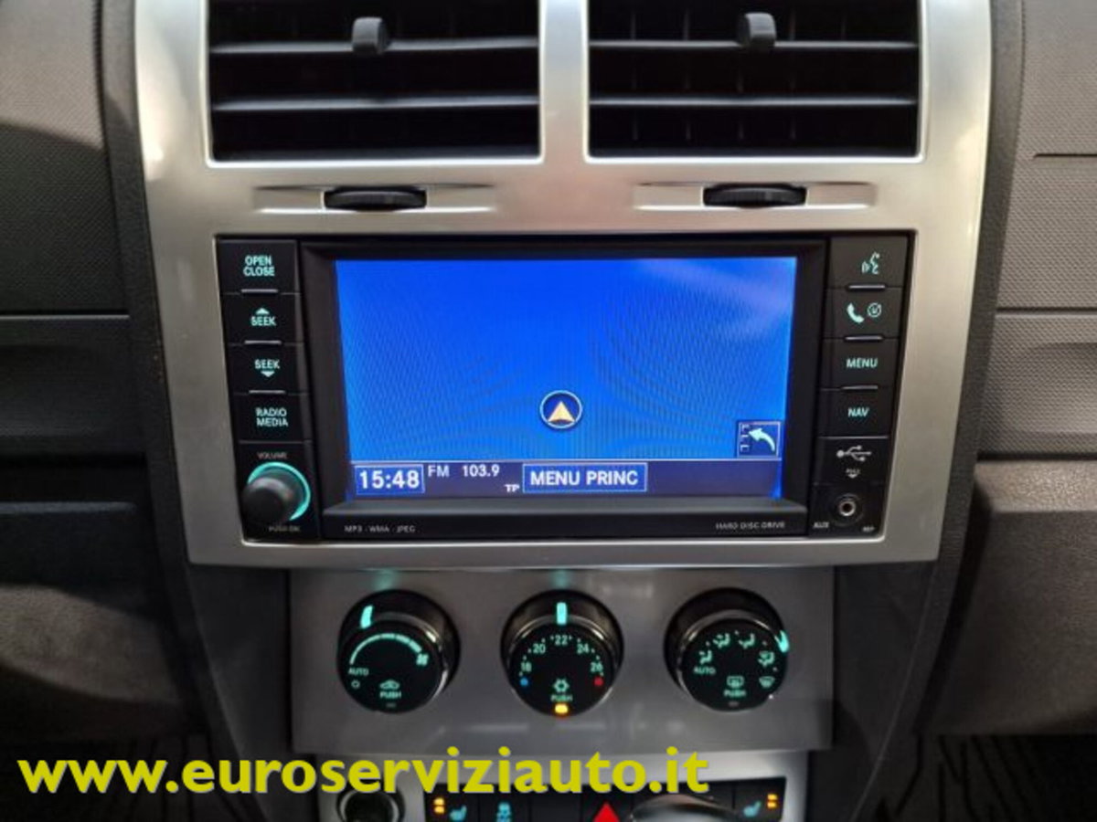 Dodge Nitro 4.0 R/T 4WD (18)