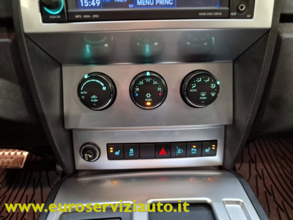 Dodge Nitro 4.0 R/T 4WD (19)