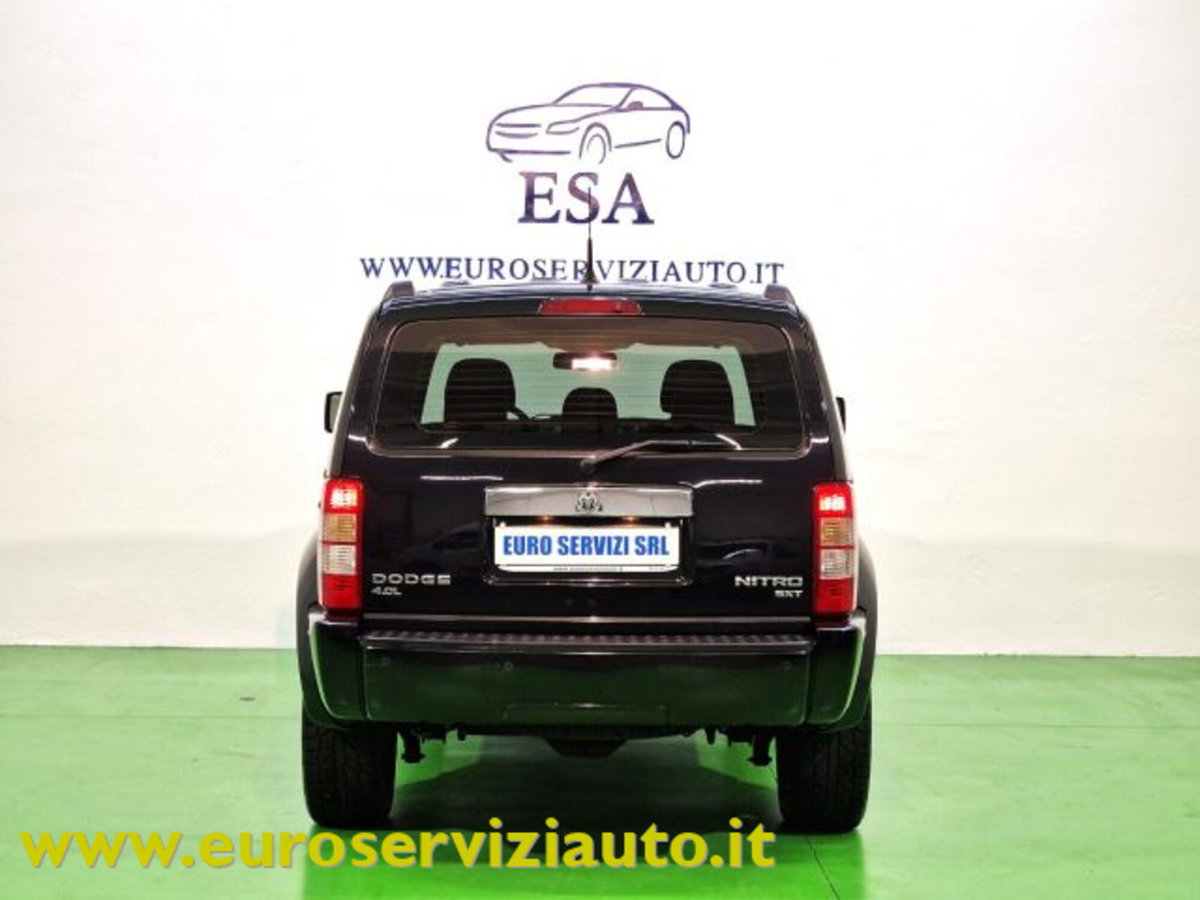Dodge Nitro 4.0 R/T 4WD (10)
