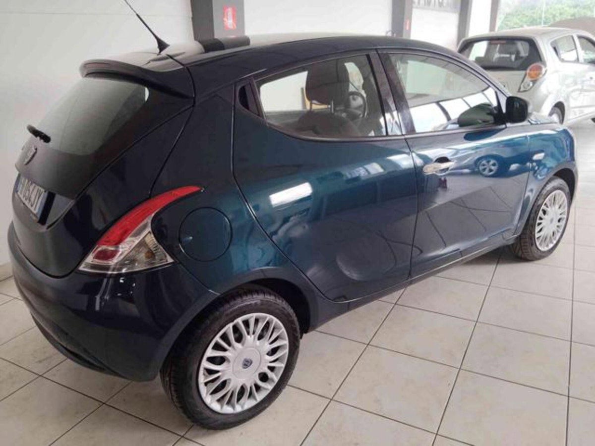 Lancia Ypsilon 1.2 69 CV 5 porte Gold