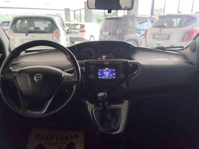 Lancia Ypsilon 1.2 69 CV 5 porte Gold (7)