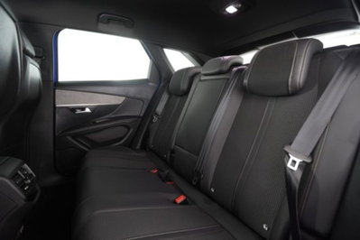 Peugeot 3008 BlueHDi 130 S&S EAT8 GT Pack (11)
