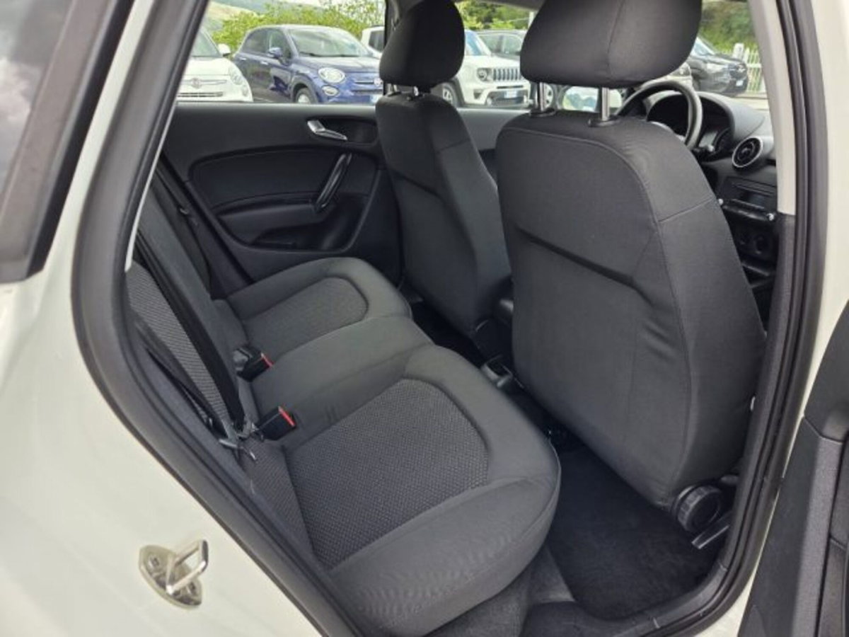 Audi A1 Sportback 1.6 TDI Ambition (12)