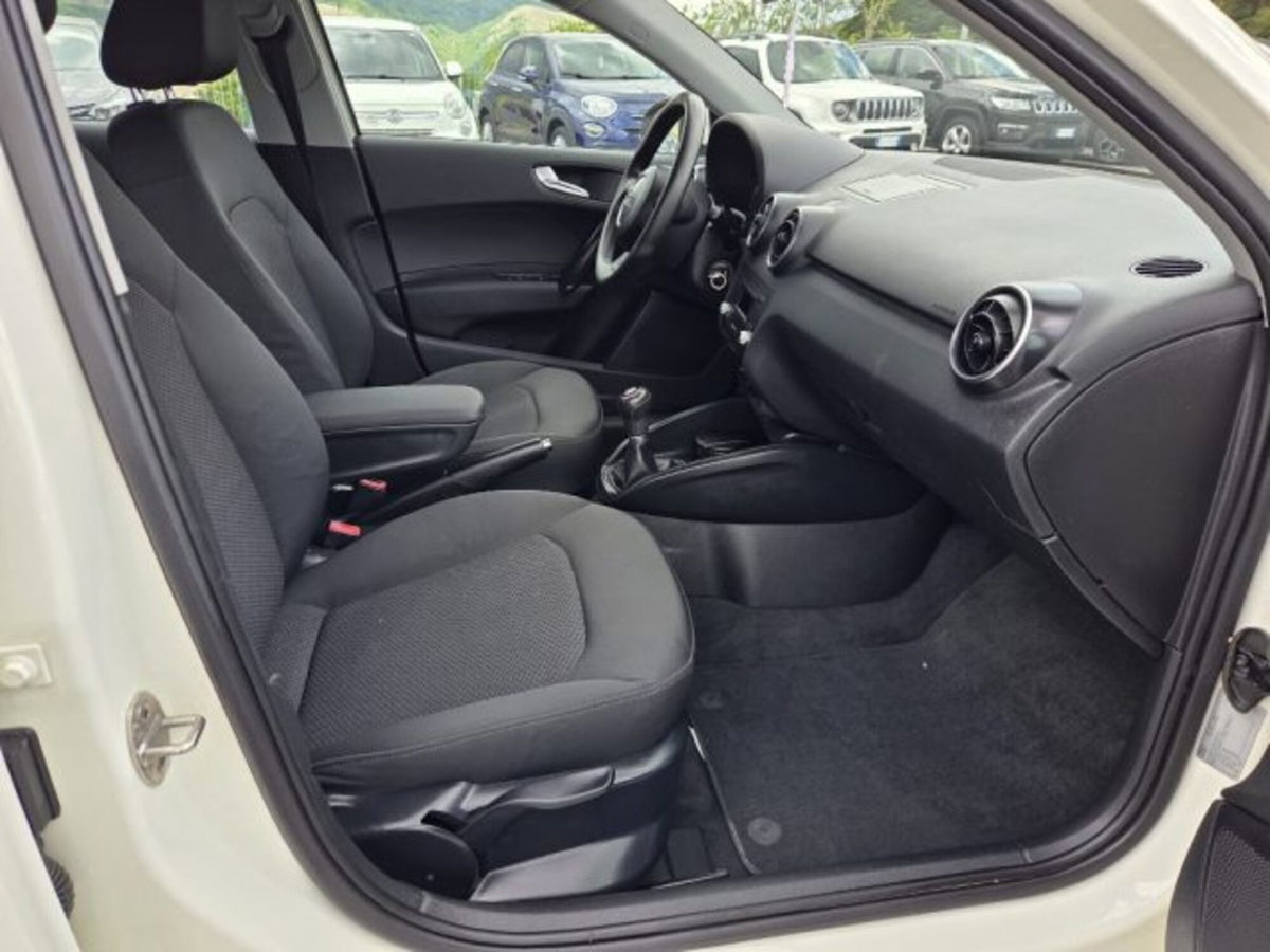 Audi A1 Sportback 1.6 TDI Ambition (13)