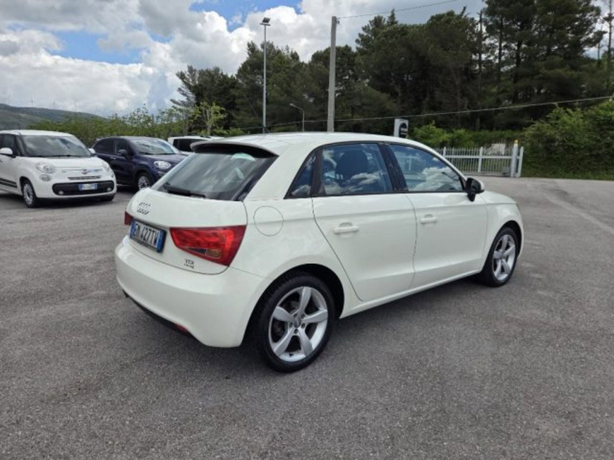 Audi A1 Sportback 1.6 TDI Ambition (9)