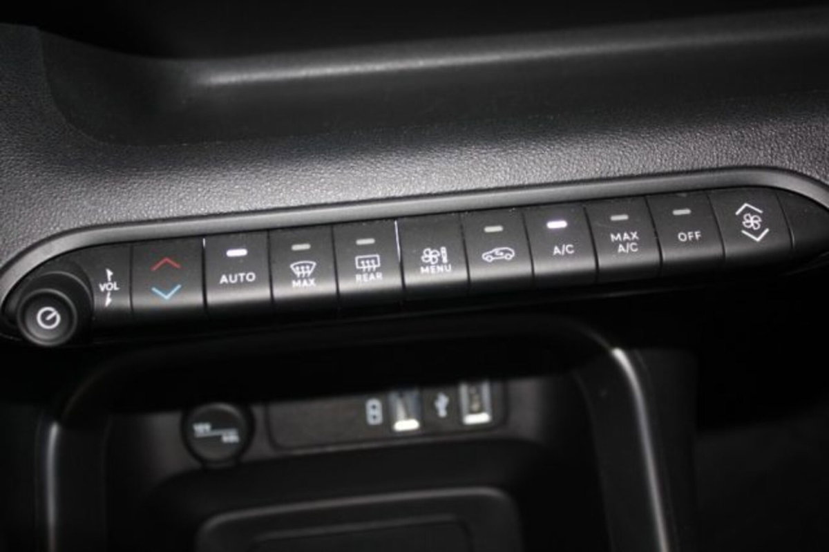 Jeep Avenger 1.2 turbo Altitude fwd 100cv (13)
