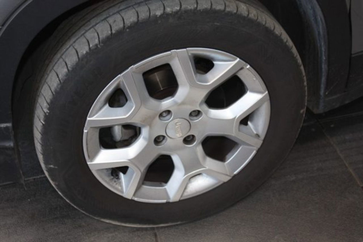 Jeep Avenger 1.2 turbo Altitude fwd 100cv (4)