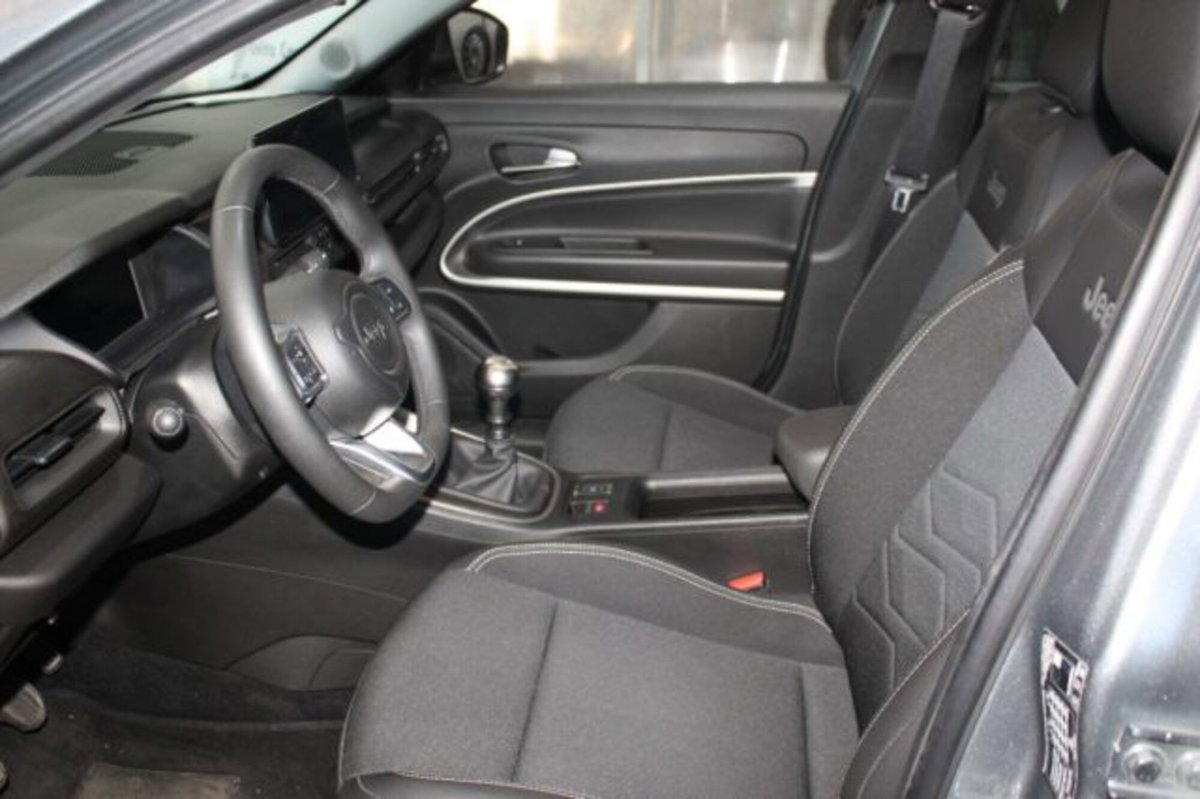Jeep Avenger 1.2 turbo Altitude fwd 100cv (9)