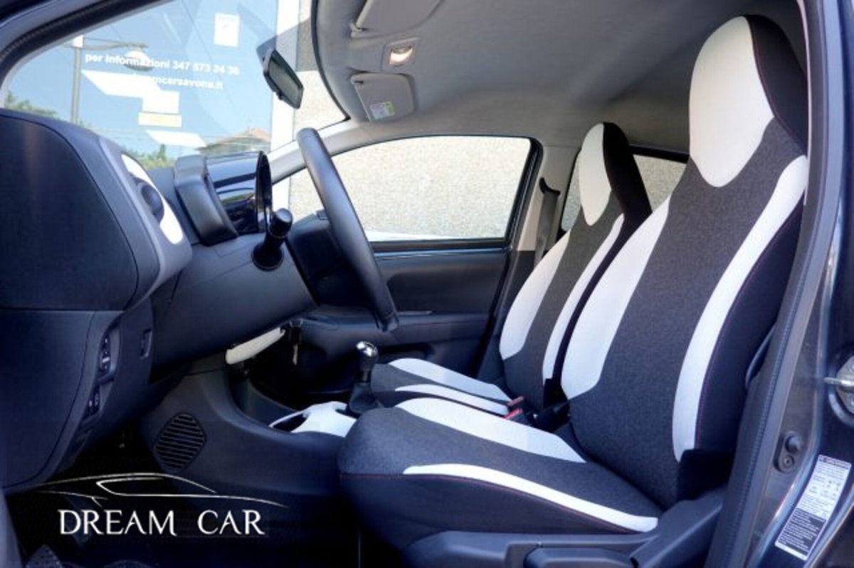 Citroen C1 C1 VTi 72 5 porte Live (9)