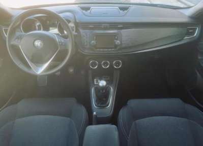 Alfa Romeo Giulietta 1.6 JTDm Super 120cv (2)