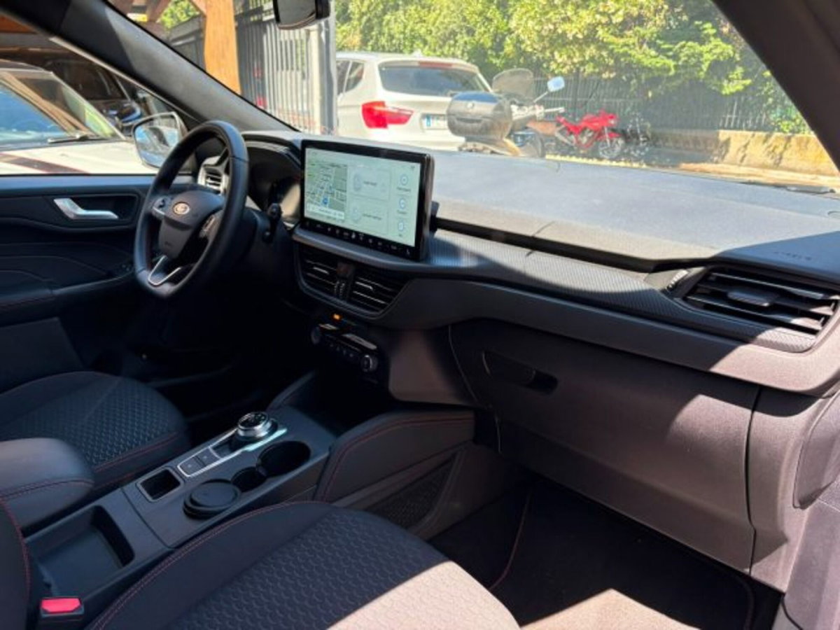 Ford Kuga 2.5 Full Hybrid 190 CV CVT 2WD ST-Line Design (8)