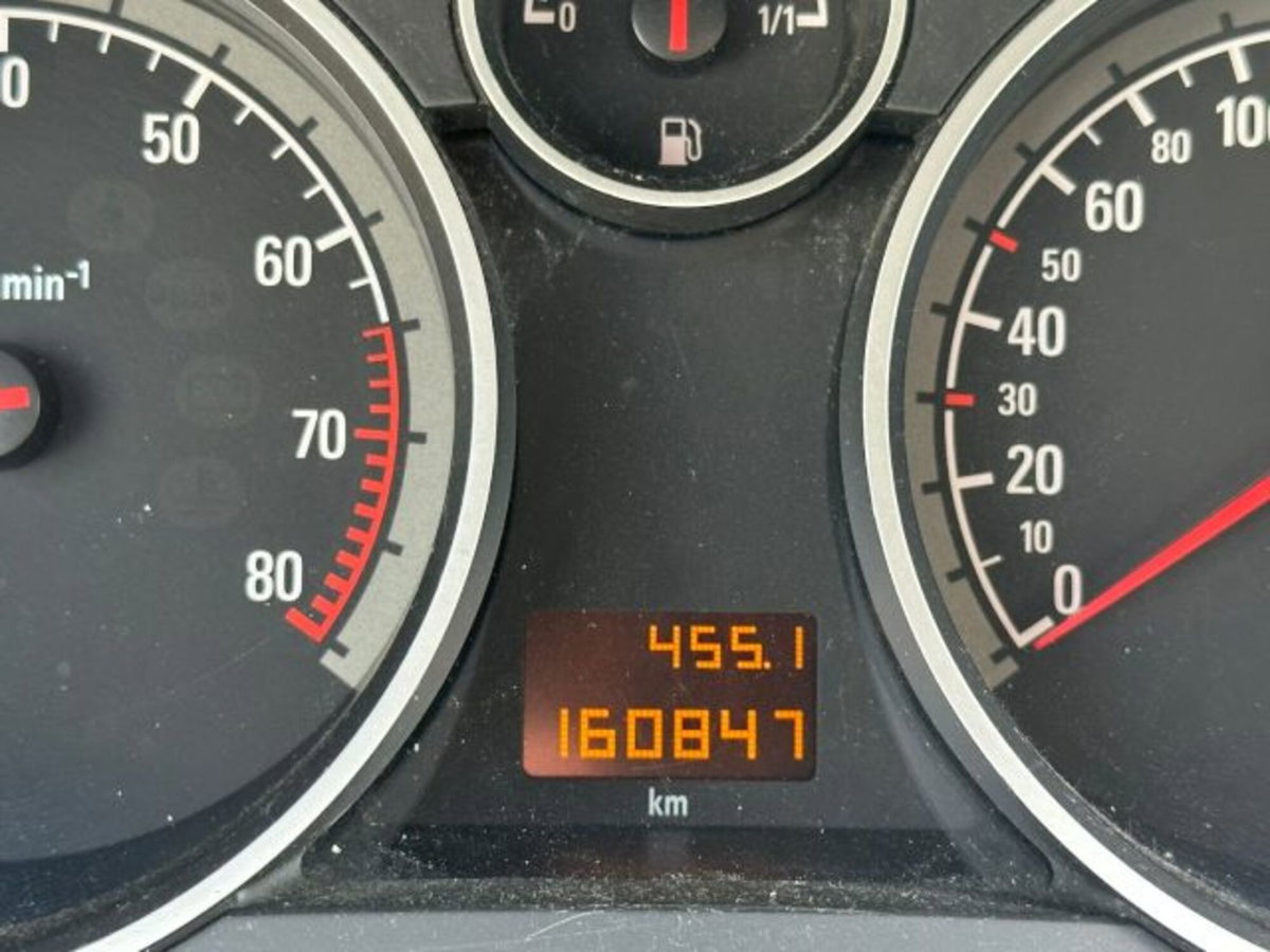 Opel Zafira 1.6 16V VVT Enjoy (11)
