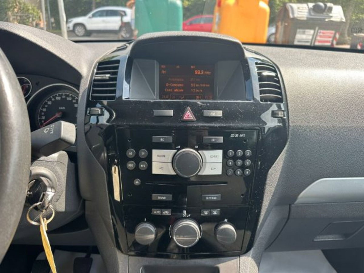 Opel Zafira 1.6 16V VVT Enjoy (12)