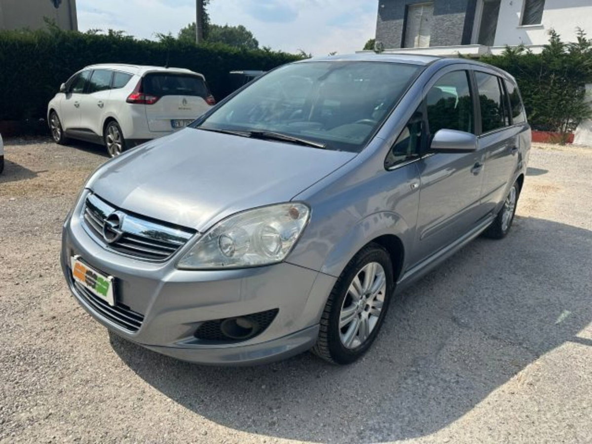 Opel Zafira 1.6 16V VVT Enjoy (16)