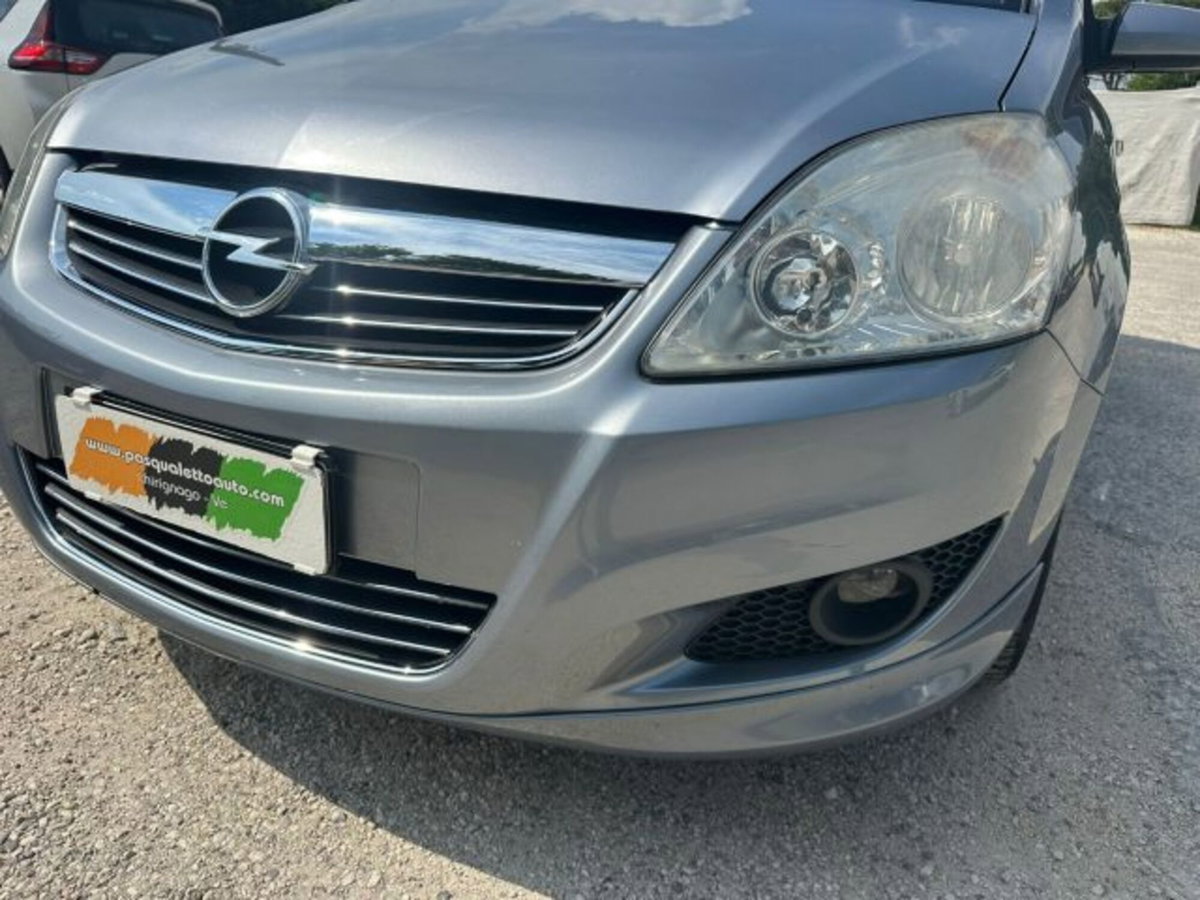 Opel Zafira 1.6 16V VVT Enjoy (19)
