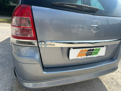 Opel Zafira 1.6 16V VVT Enjoy (20)