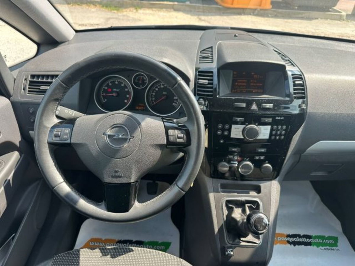 Opel Zafira 1.6 16V VVT Enjoy (5)