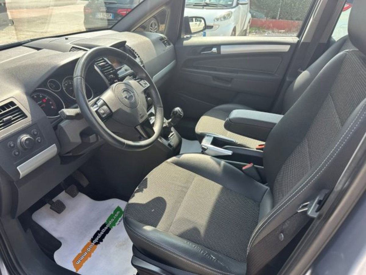 Opel Zafira 1.6 16V VVT Enjoy (6)