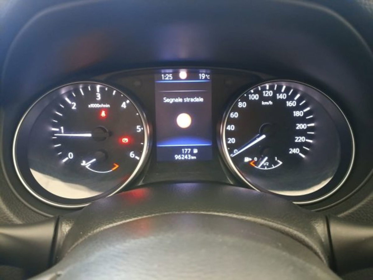 Nissan Qashqai 1.5 dCi 115 CV Tekna (11)