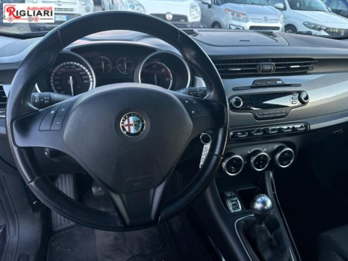 Alfa Romeo Giulietta 1.6 JTDm-2 Giulietta (4)