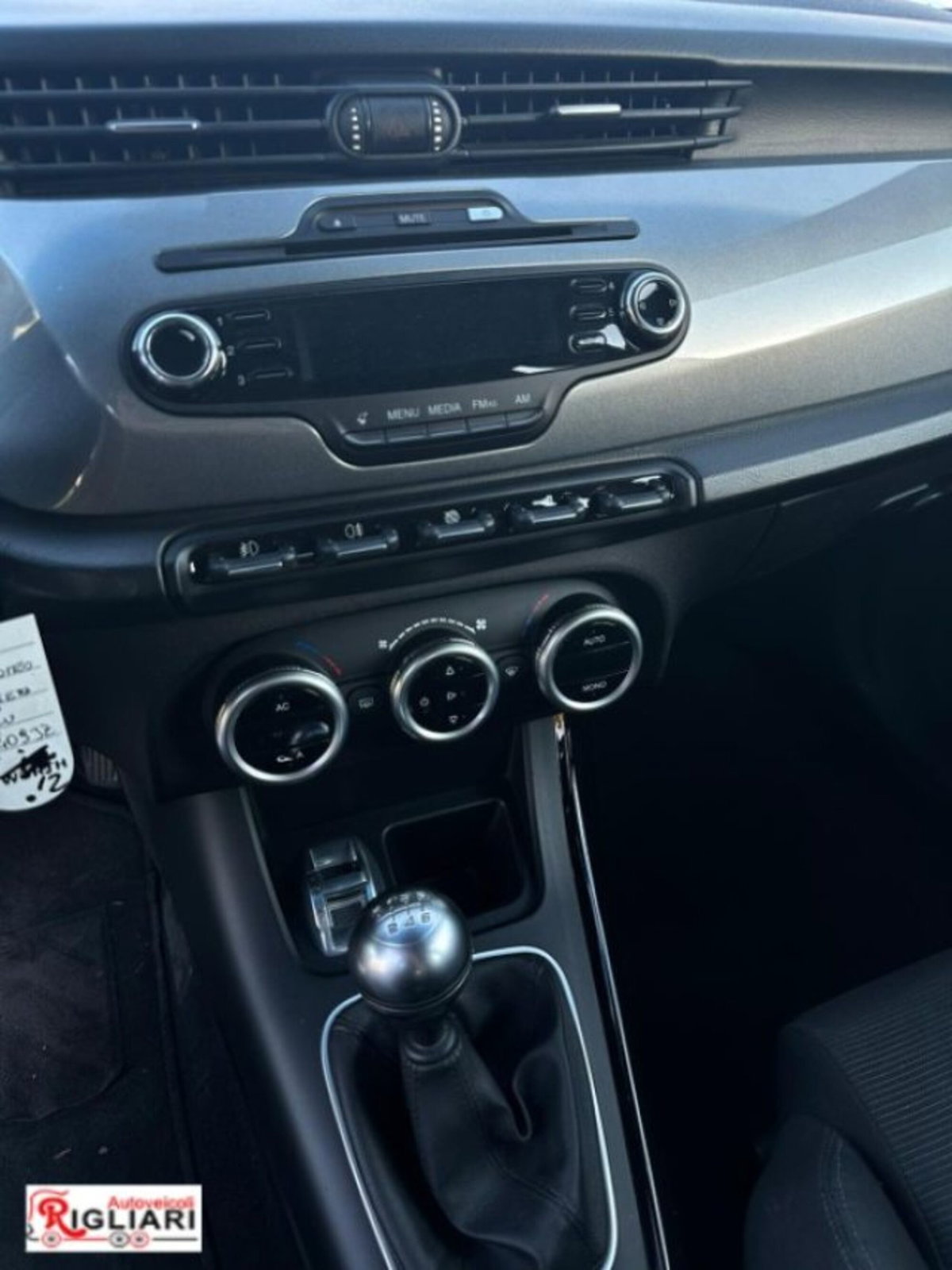 Alfa Romeo Giulietta 1.6 JTDm-2 Giulietta (5)