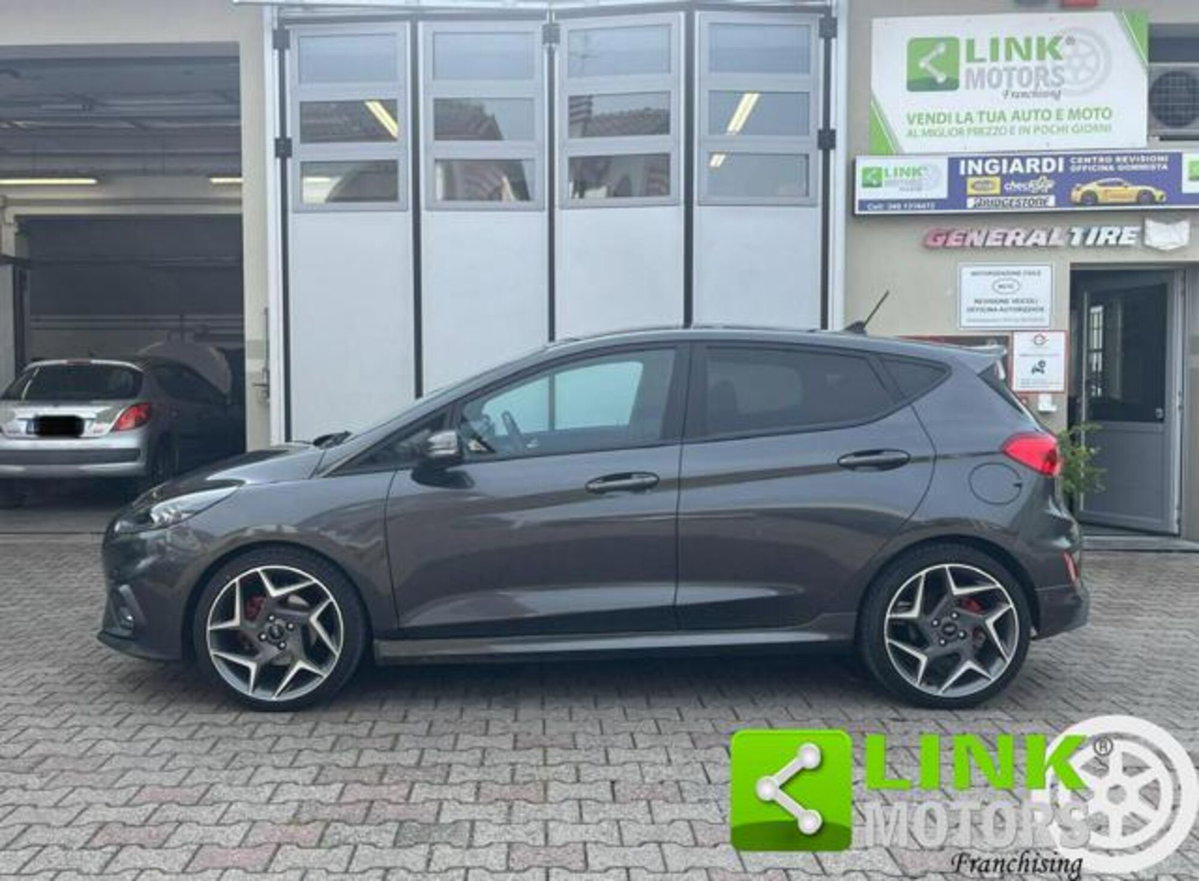 Ford Fiesta 1.5 Ecoboost 200 CV 5 porte ST (2)