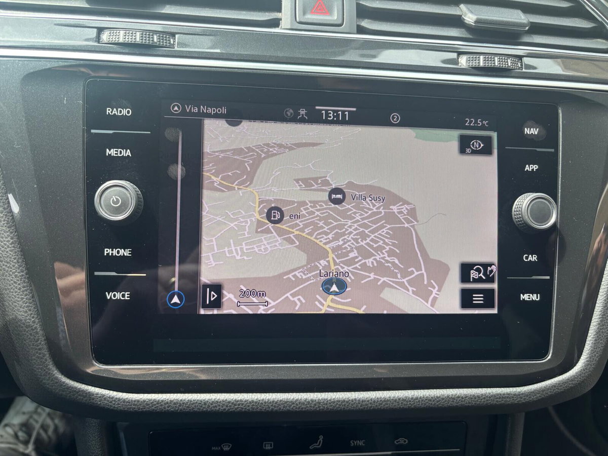 Volkswagen Tiguan 2.0 TDI 150 CV SCR DSG 4MOTION R-Line (13)