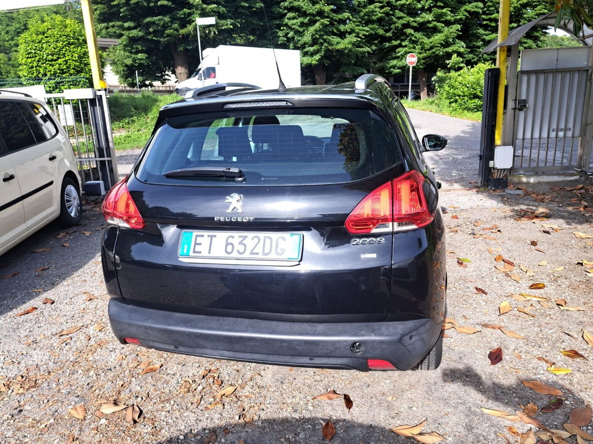 Peugeot 2008 e-HDi 92 CV Stop&Start Allure (11)