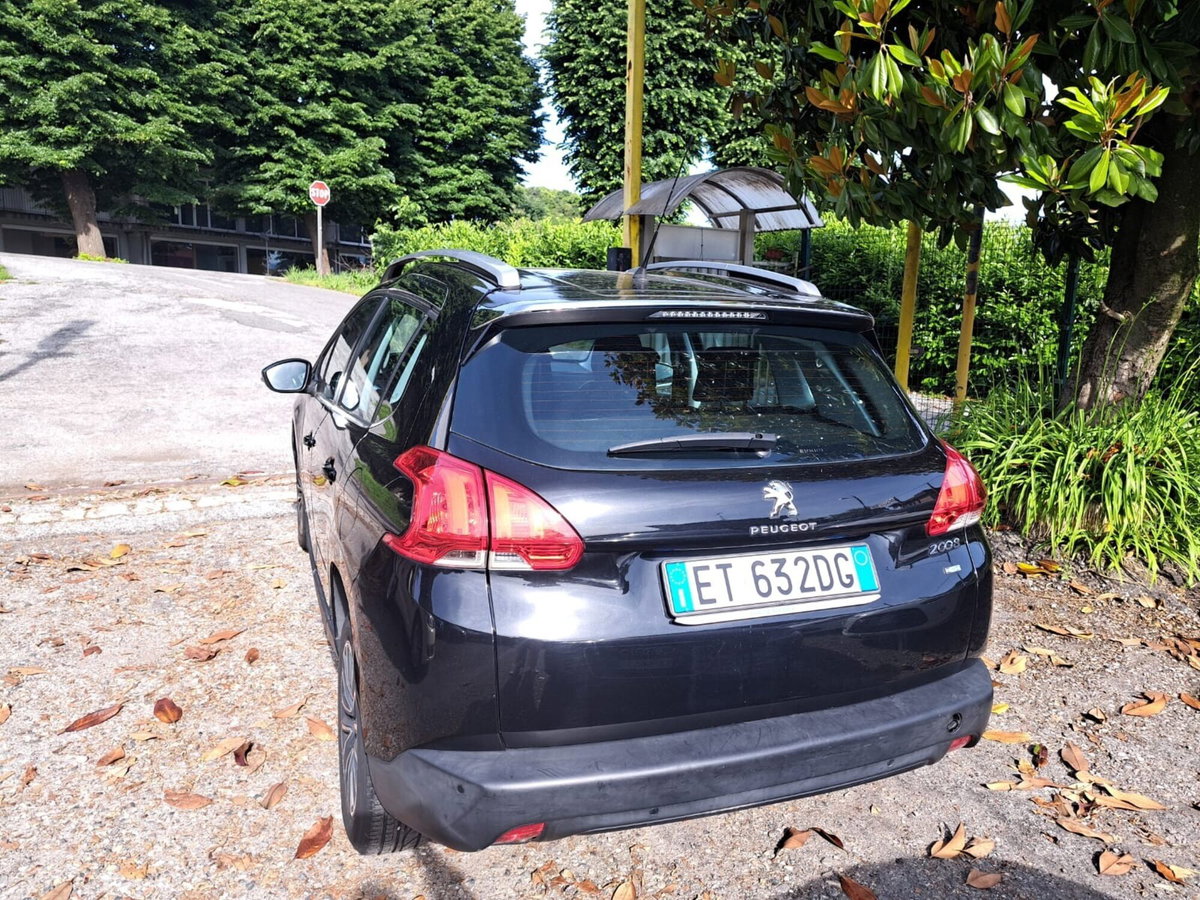 Peugeot 2008 e-HDi 92 CV Stop&Start Allure (12)