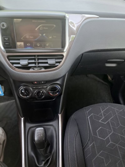 Peugeot 2008 e-HDi 92 CV Stop&Start Allure (17)