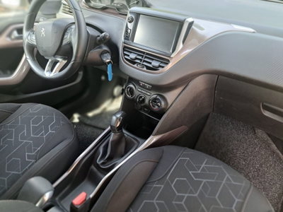 Peugeot 2008 e-HDi 92 CV Stop&Start Allure (19)
