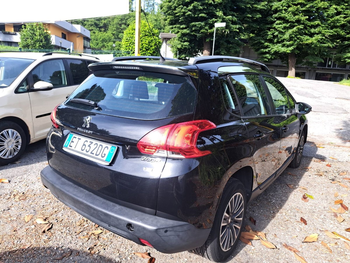 Peugeot 2008 e-HDi 92 CV Stop&Start Allure (2)