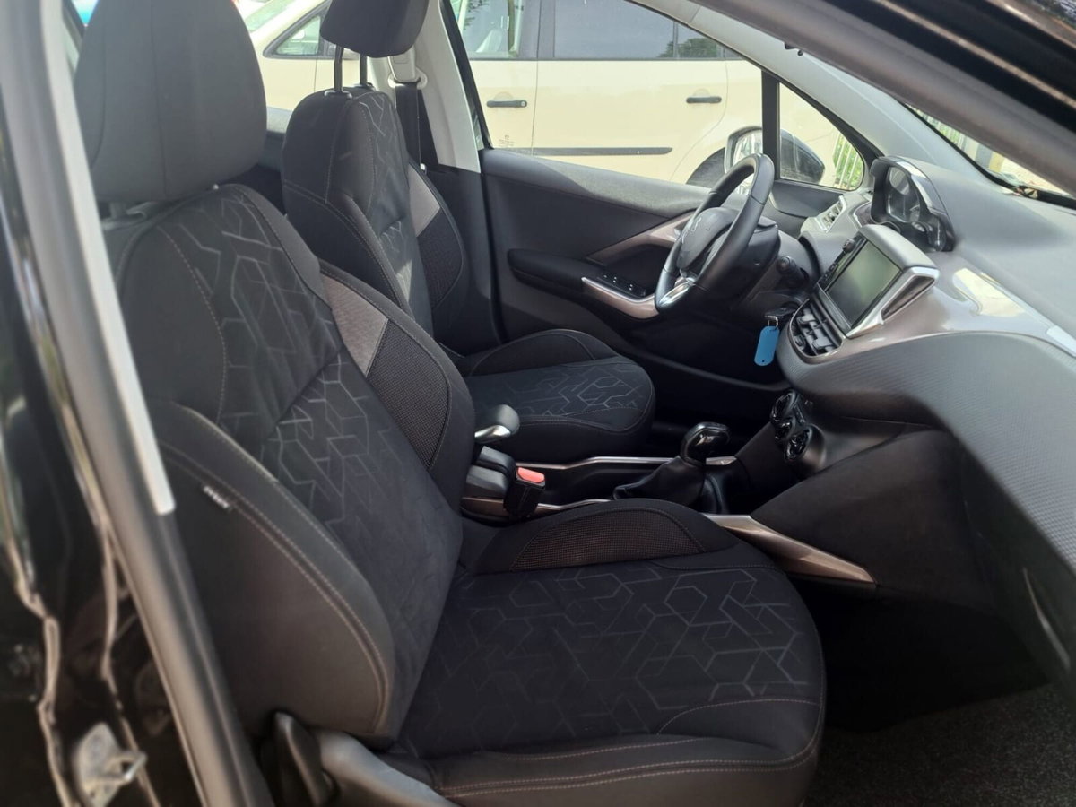 Peugeot 2008 e-HDi 92 CV Stop&Start Allure (20)