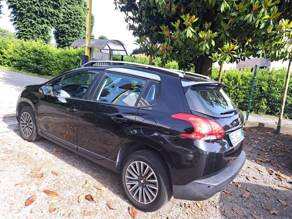 Peugeot 2008 e-HDi 92 CV Stop&Start Allure (3)