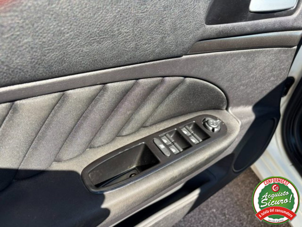 Alfa Romeo 159 SportWagon 2.0 JTDm Sportwagon Eco Super (12)
