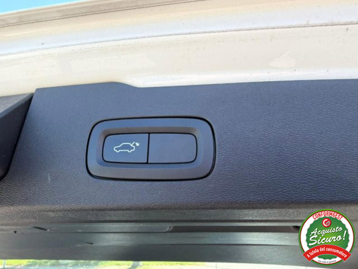 Volvo V60 Cross Country D4 AWD Geartronic Pro (16)